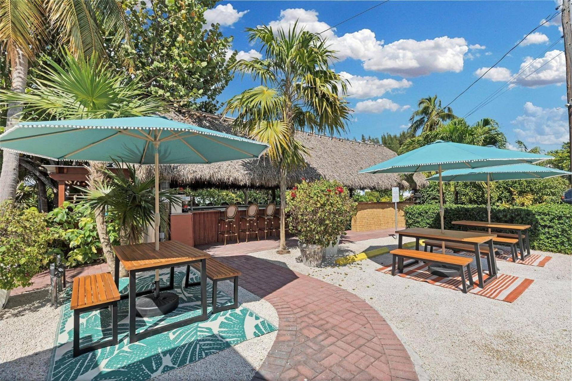 Tropical Cottages Marathon Exteriör bild
